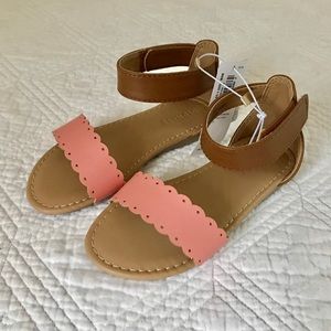 OLD NAVY - pink scalloped punched strap sandal
